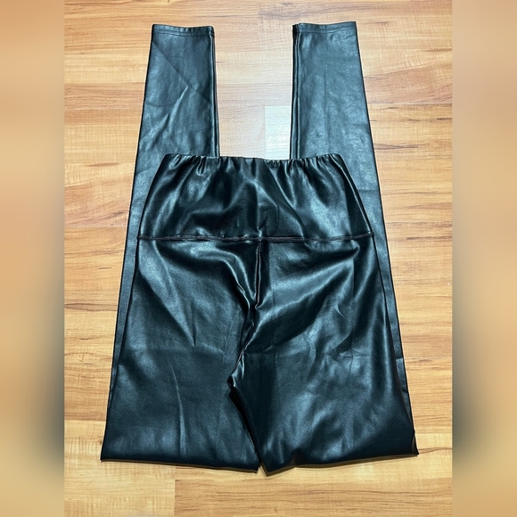 Wilfred Black High-Waisted Leggings - Picture 5 of 5